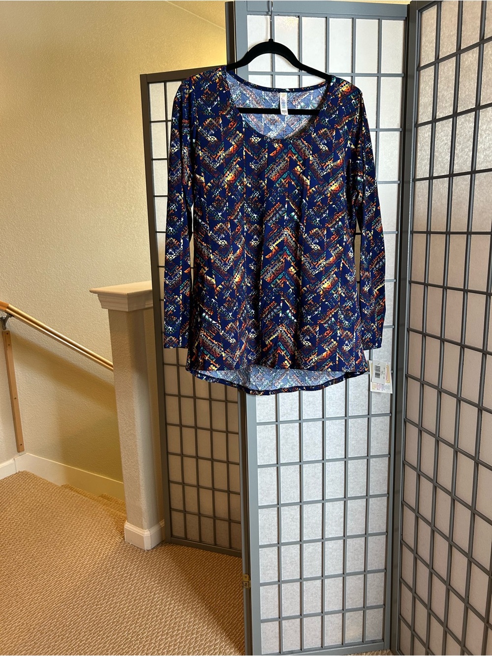 NWT LuLaRoe Lynnae Navy Multi-Color Chevron Long Sleeve Top